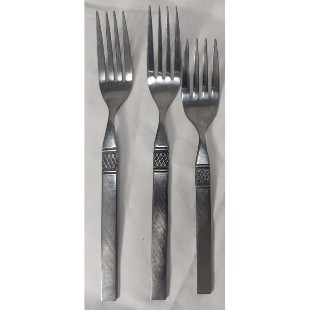 International Stainless Flatware Taiwan Square Tip Mid-Century Modern 10pc Set
